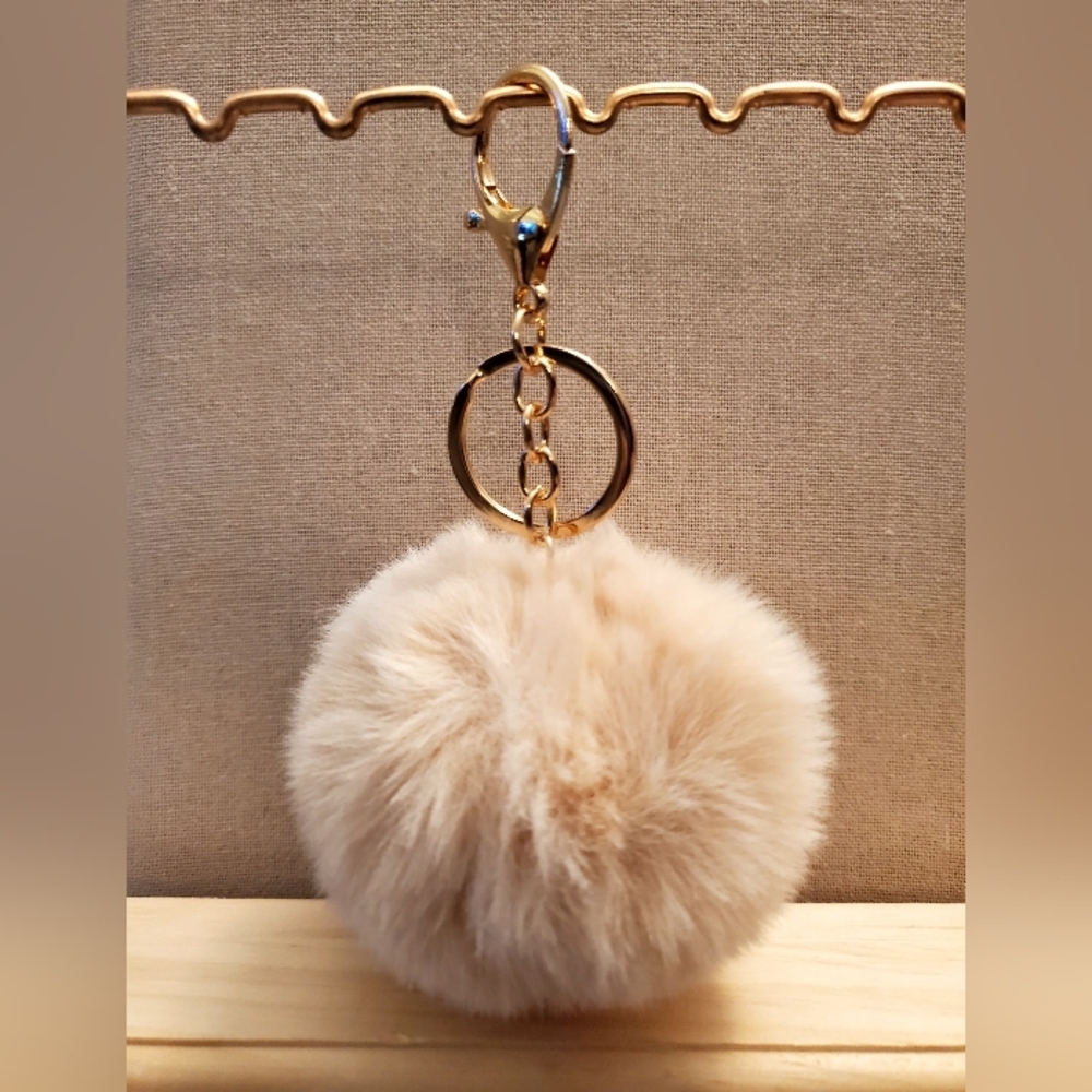 Cute Fashion Faux-Fur Puff Ball - Picture 2 of 8